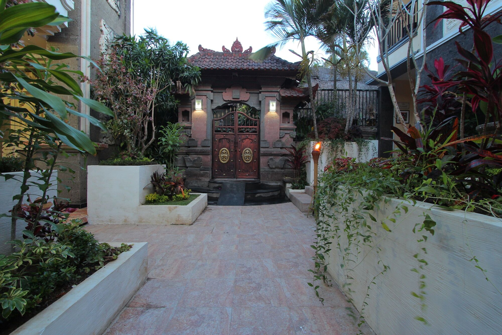เดอะ เซซารี จิมบารัน Hotel จิมบาราน ภายนอก รูปภาพ